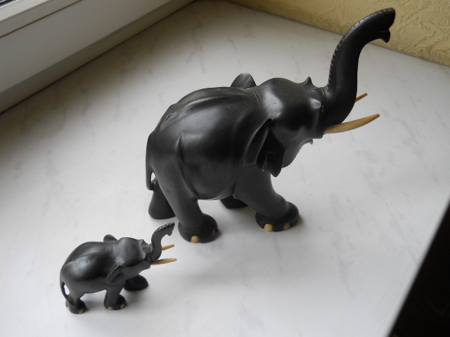 Фото 5. Два слона из черного дерева в хорошем состоянии