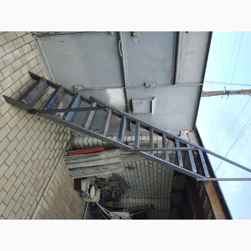 Фото 7. Лестница стальная малогабаритная внешняя Мини