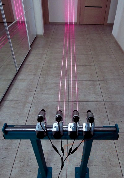 Фото 7. Лазер линия, лазерный указатель пропила 100мВт - красный (лазер для станка)
