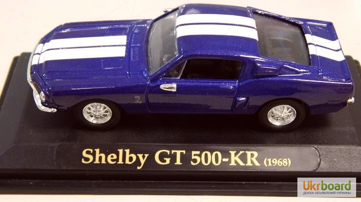 Фото 2. Модель Shelby GT 500-KR 1968 r. На подставке. 1:43