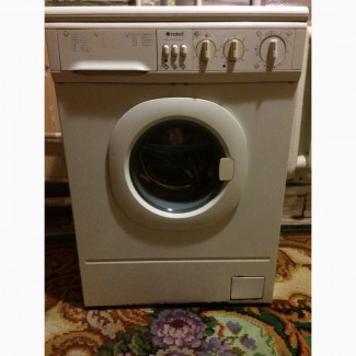 Продам стиральную машинку Indesit