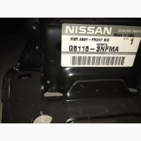 Кронштейн усилителя бампера переднего левый Nissan Leaf