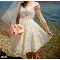Продам платье короткое свадебное