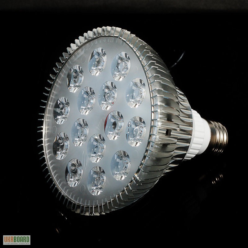 Фото 5. Лампа для подсветки растений 54W E27. Подсвечивание растений искусственным освещением