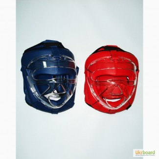 Шлем для единоборств с пластиковой защитной маской