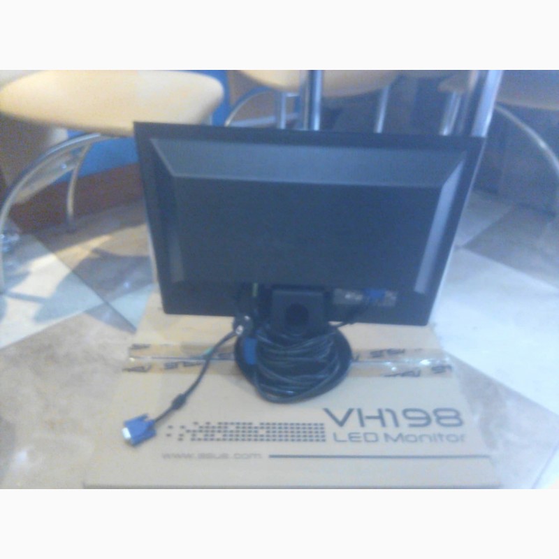 Фото 3. LED Монитор 19 ASUS VH198S (VGA + audio, 1440x900)