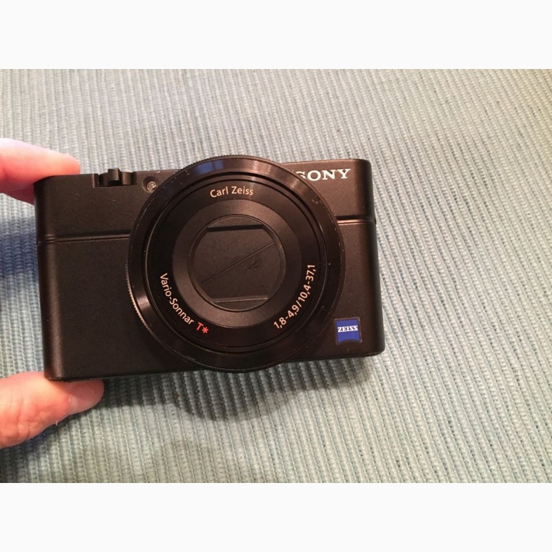 Фото 4. Sony Cyber-shot DSC-RX100 V Цифровой фотоаппарат