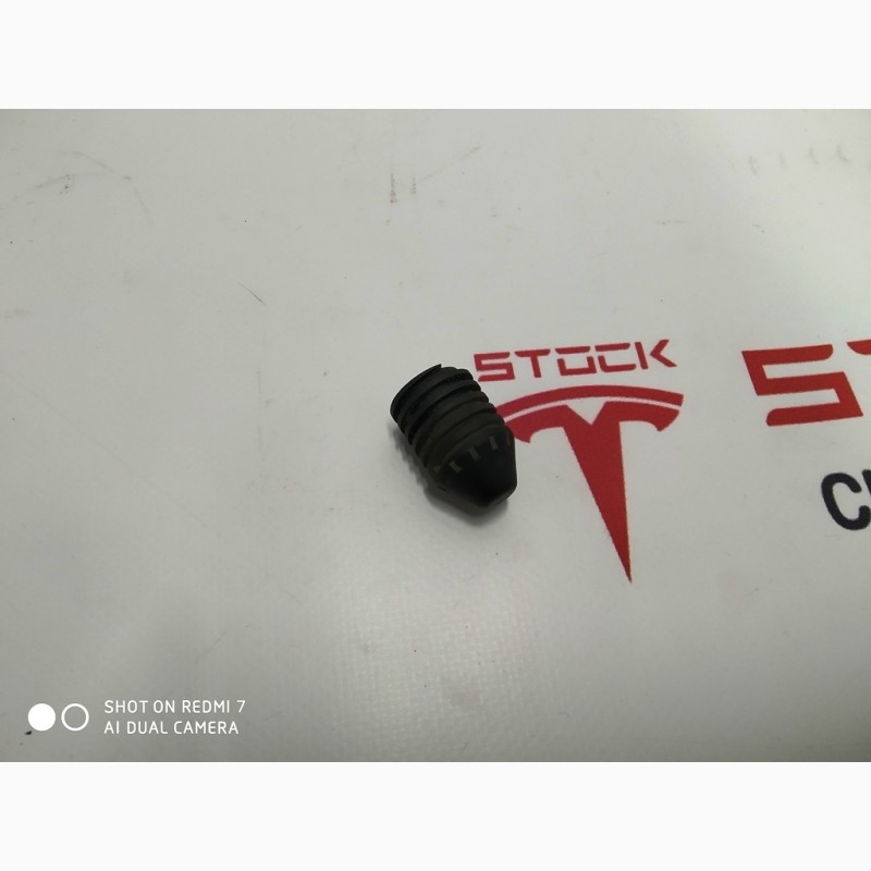 Фото 3. Демпфер упора крышки багажника нижний Tesla model S, model S REST 1004038-0