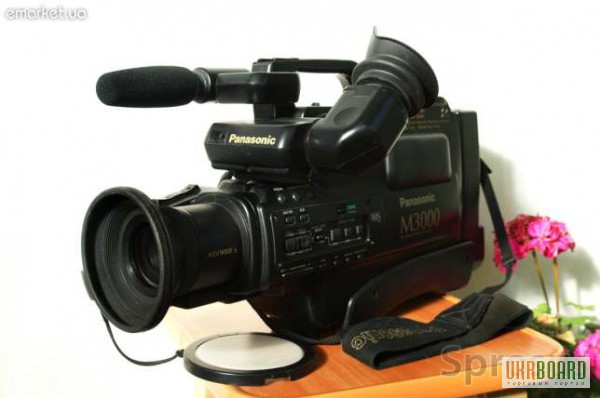 Продам видеокамеру Panasonic M3000
