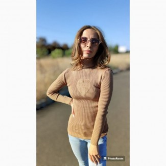 Базовий осінній бежевий светр 42-46 розмір